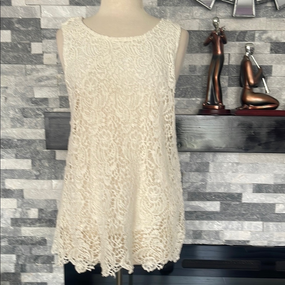 Lucky Brand Embroidered  Sleeveless Blouse Cream / White Size XL ? (Fit L)